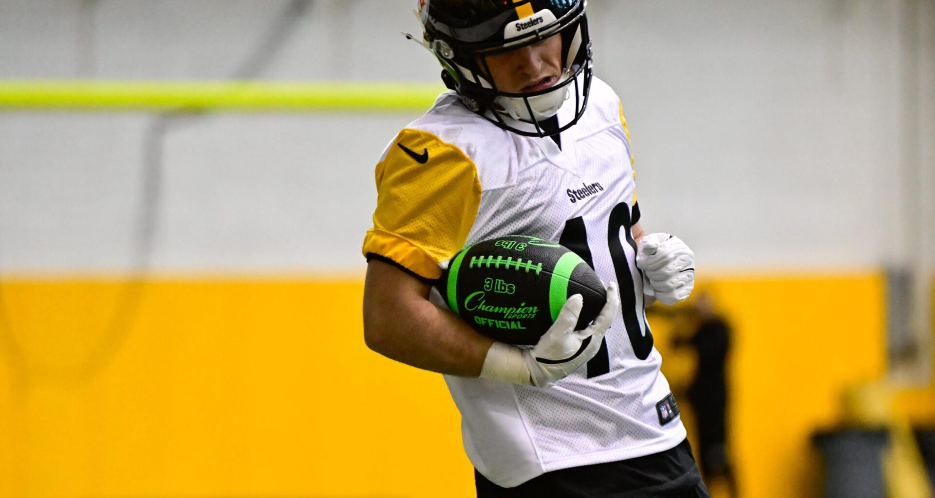 Steelers Sign Pittsburgh Native Running Back/Fullback