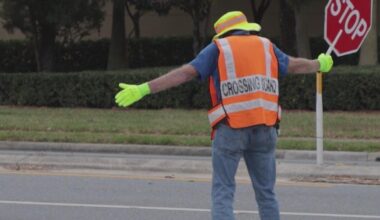 School districts in Pittsburgh area in need of crossing guards for school year