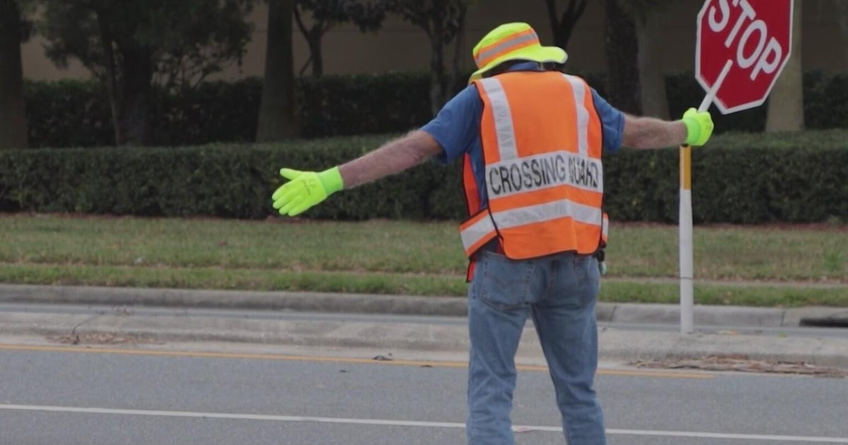 School districts in Pittsburgh area in need of crossing guards for school year
