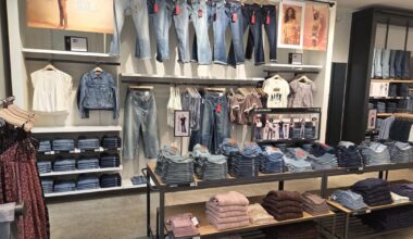Eat, Sip, Shop: Popular fashion retailer returns to Lehigh Valley with new store | Lehigh County