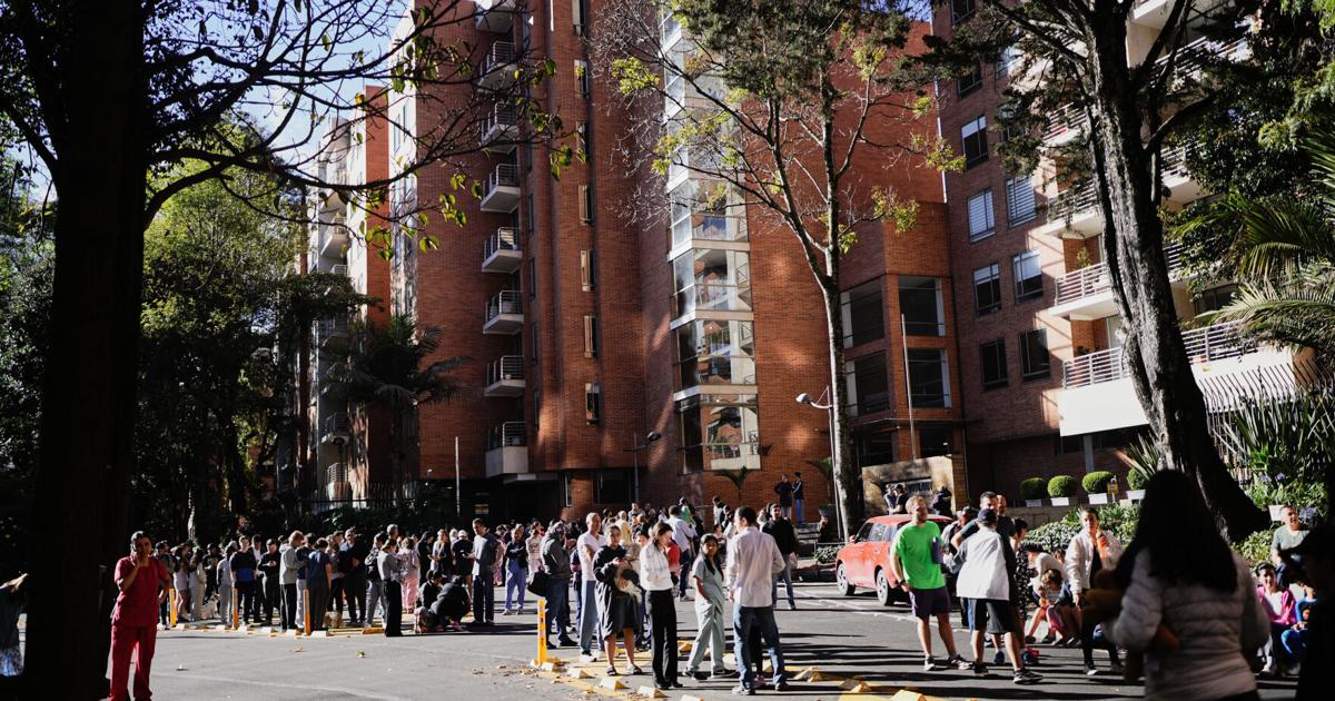 A 7.4-magnitude earthquake shakes Colombia and Ecuador, prompting people to evacuate buildings | Ap-world