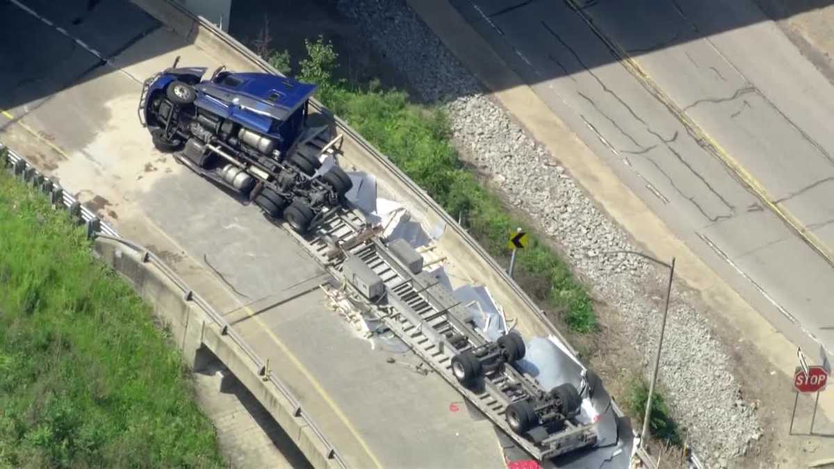 Overturned semi-truck shuts down I-79 ramp in Allegheny County