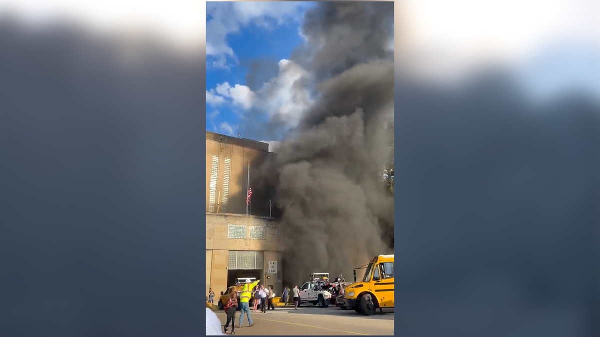 Squirrel Hill Tunnel closed because of vehicle fire in Pittsburgh