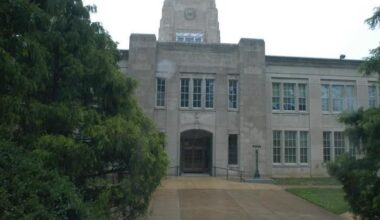 Parents file suit against LMSD over new tech policy
