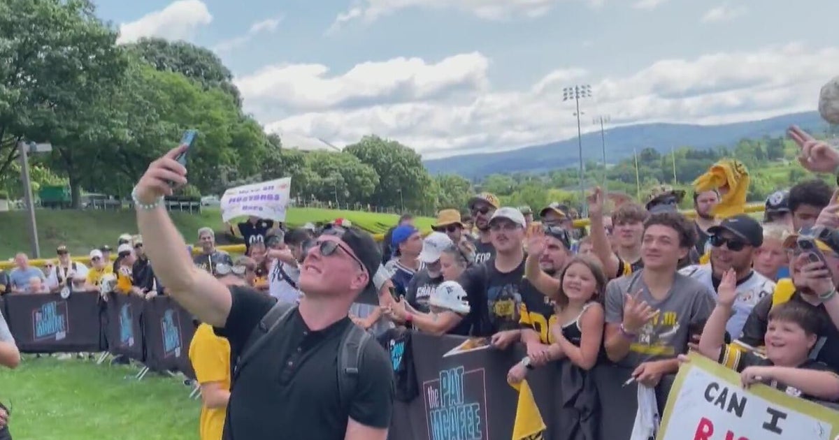 Pat McAfee brings popular ESPN show to Steelers training camp for 2nd straight year