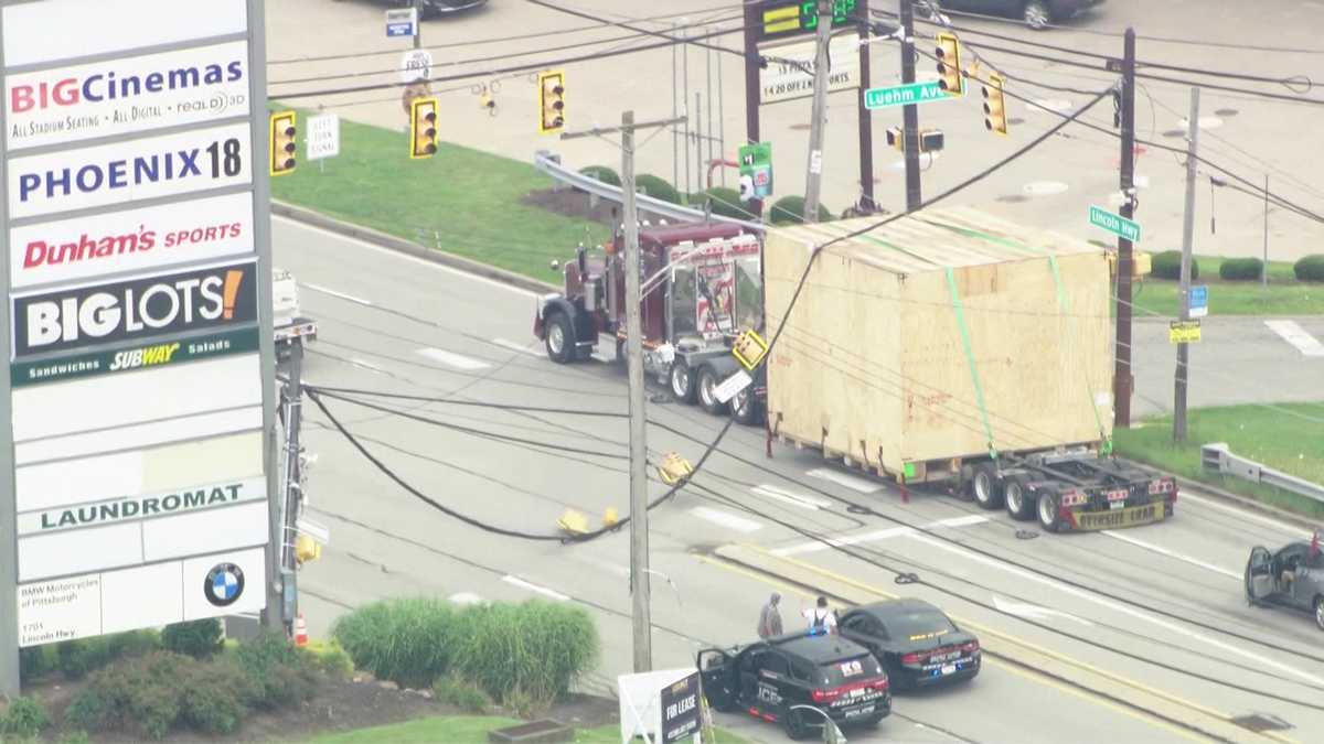 Oversized load crashes on Route 30 in Pennsylvania