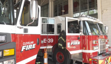 Cleveland fire crews rescue 2 from kayak in Lake Erie