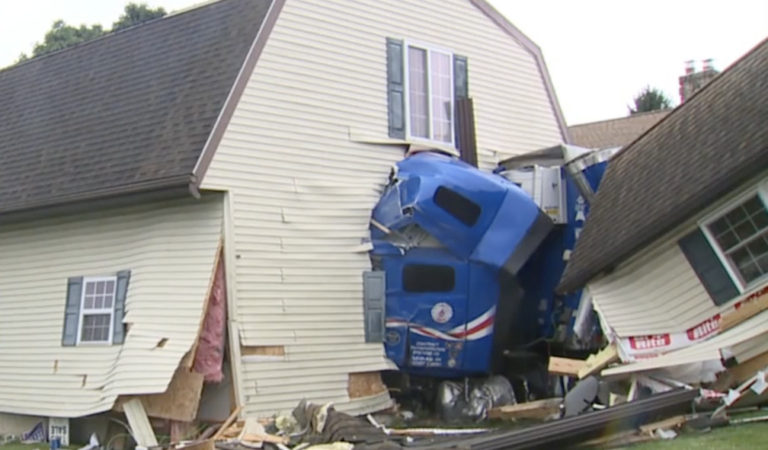 Crash involving big rig destroys residential garage in Pennsylvania Crash involving big rig destroys residential garage in Pennsylvania