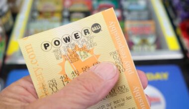 Powerball jackpot hits $856M, Philadelphia players line up for chance at record prize