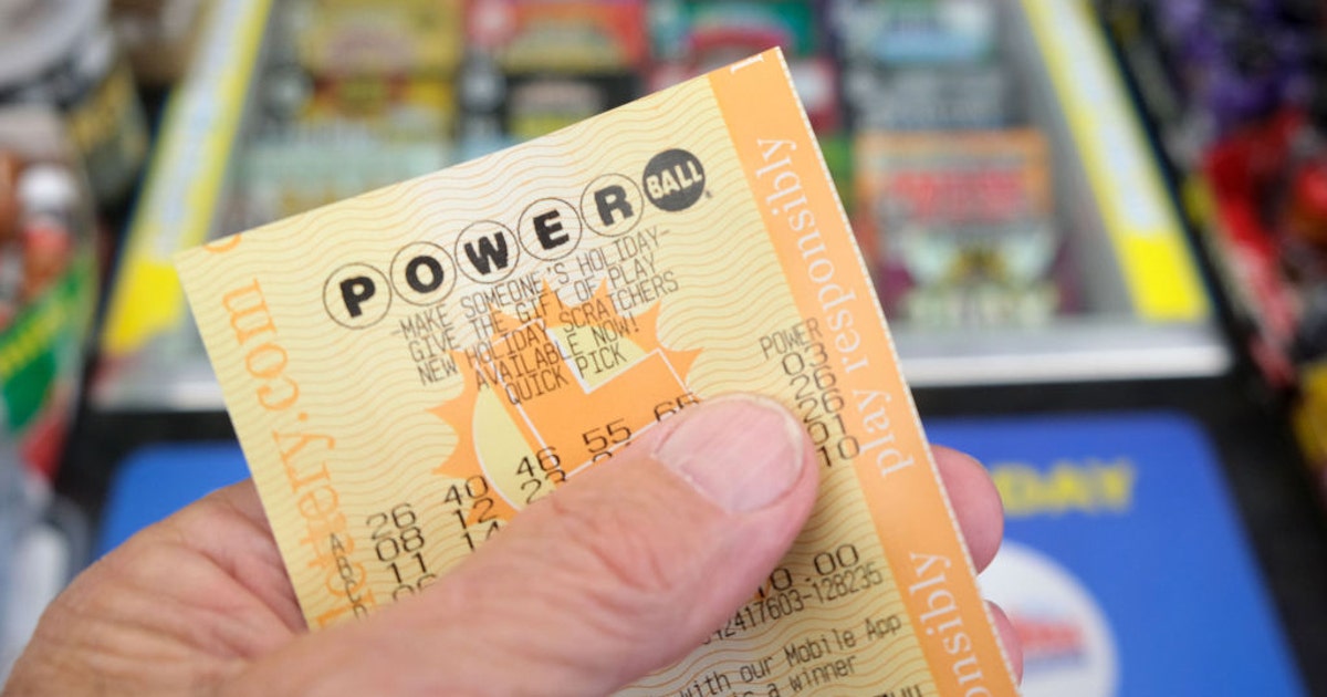 Powerball jackpot hits $856M, Philadelphia players line up for chance at record prize