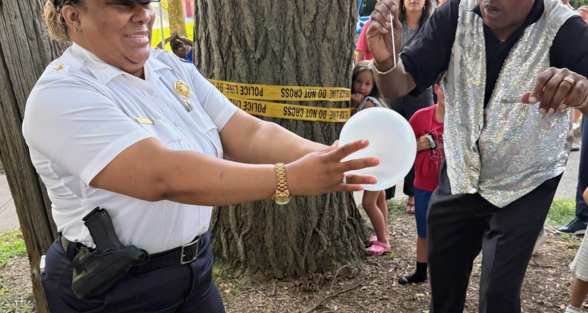 Dee the Magician steals the show at National Night Out