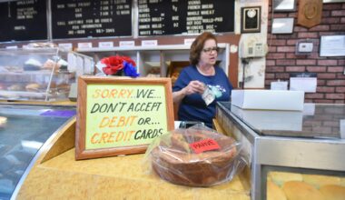 Hold the card: Eateries embrace cash-only policy