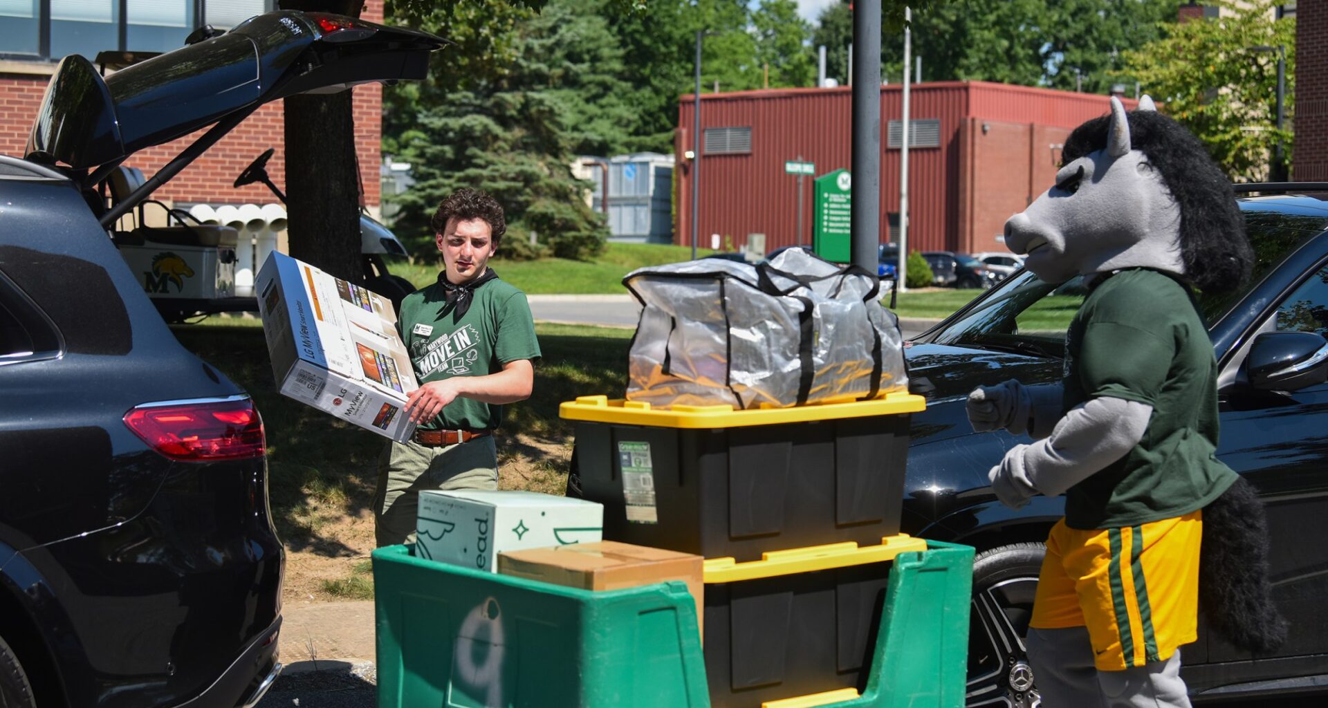 Marywood welcomes new students to campus (PHOTOS)