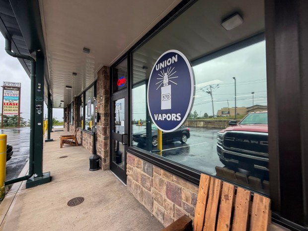 The outside of Union Vapors 570 in Dickson City Thursday, August 20, 2026. (SEAN MCKEAG / STAFF PHOTOGRAPHER)