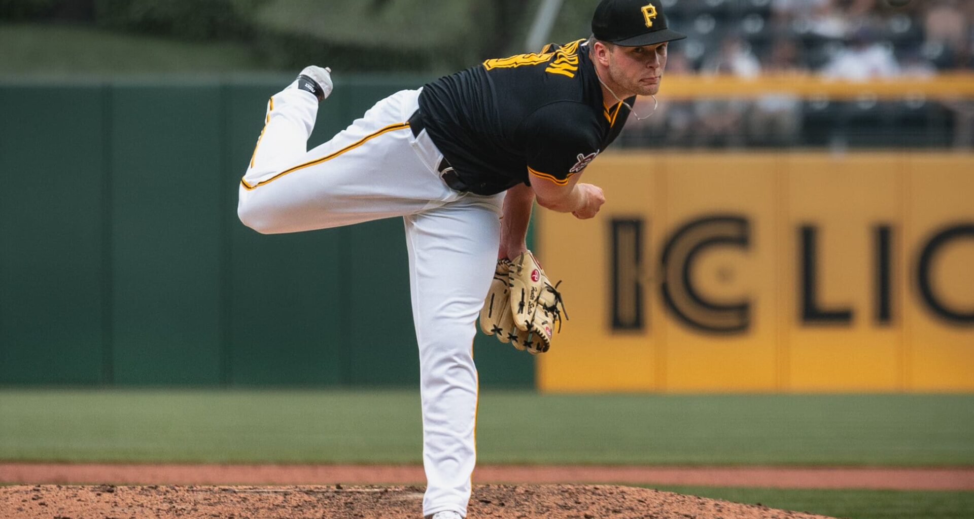 Pirates Roster Moves: Stratton DFA'd for Doval