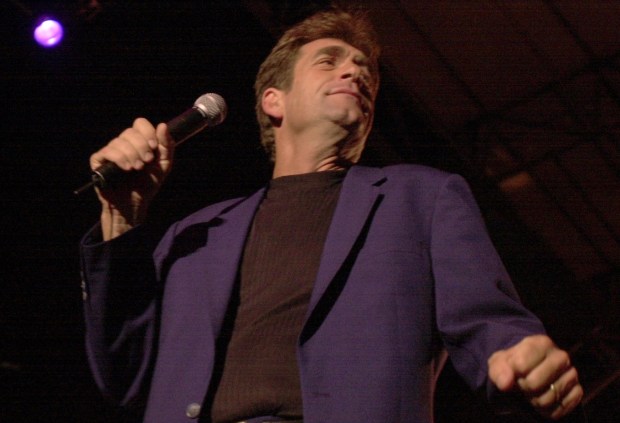 BETHLEHEM -- Huey Lewis and the News rolled into Bethlehem to headlined the PPL Riverplace stage on Saturday August 11, 2001 during Musikfest.(ARTURO FERNANDEZ/TMC)/pub date w' review