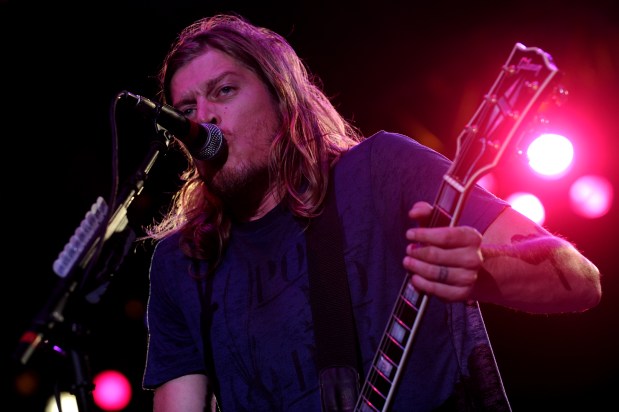 Jennifer Cecil / The Morning Call Wes Scantlin, lead singer of Puddle of Mudd, performs Thursday night at Musikfest in Bethlehem. ORG XMIT: NGM_0KO0OD6R ***** Headline: Puddle of Mudd gives good grunge ** MUSIKFEST CONCERT REVIEW (8/8/09) *****