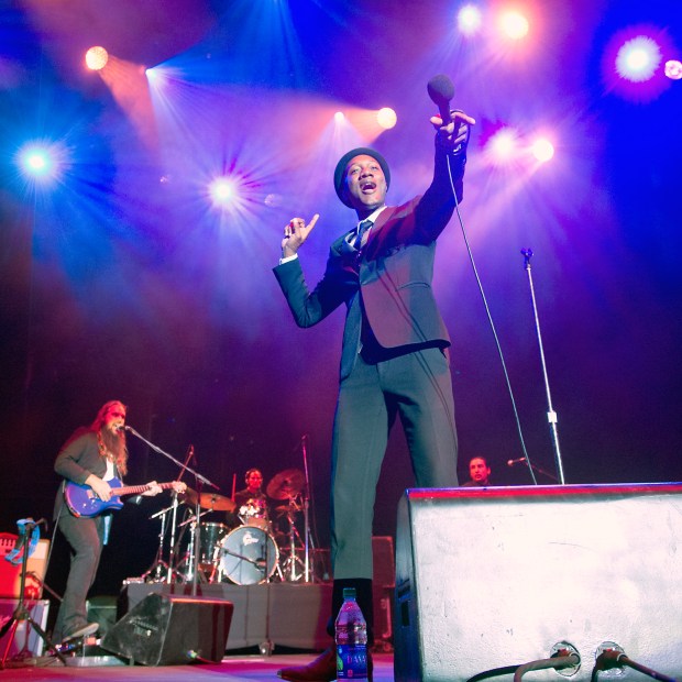Aloe Blacc headlines the Sands Steel Stage as he performs at Musikfest on Tuesday, August 8, 2017. /// (Harry Fisher / The Morning Call) mc-ent-review-musikfest-aloe-blacc-20170802