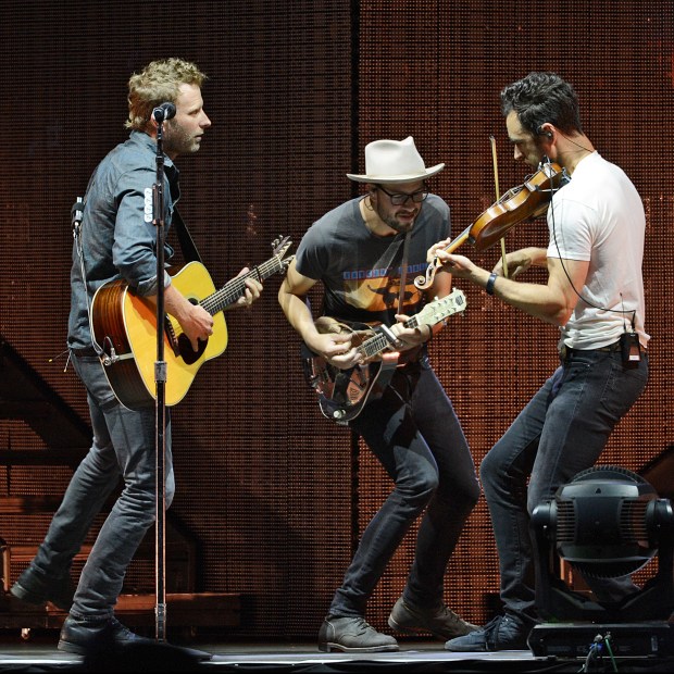 Dierks Bentley performs on the Sands Steel Stage at Musikfest on Sunday night./// - BETHLEHEM - EMILY PAINE / THE MORNING CALL - Taken Sunday, August 7, 2016. keyword: Robson