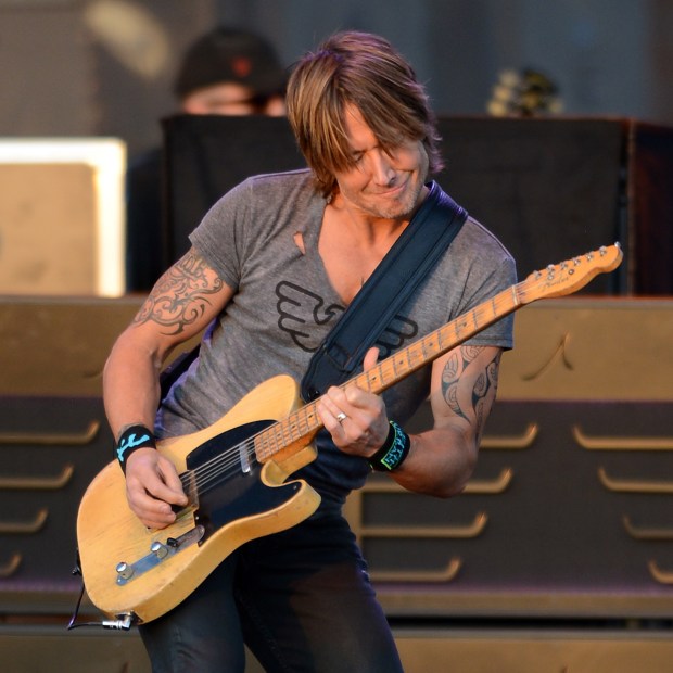 Keith Urban performs on the Sands Steel Stage on Sunday evening closing out the last day of Musikfest 2014. /// - BETHLEHEM - EMILY PAINE / THE MORNING CALL - Taken Sunday, August 10, 2014. keyword: Robson ***** Top 10 Concerts (12/28/14) *****