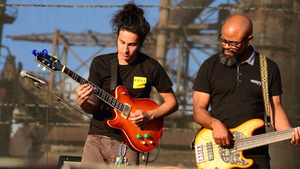 Killiam Shakespearre performs on the Sands Steel Stage at Musikfest on Tuesday, August 8, 2017. /// (Harry Fisher / The Morning Call) mc-ent-review-musikfest-aloe-blacc-20170802