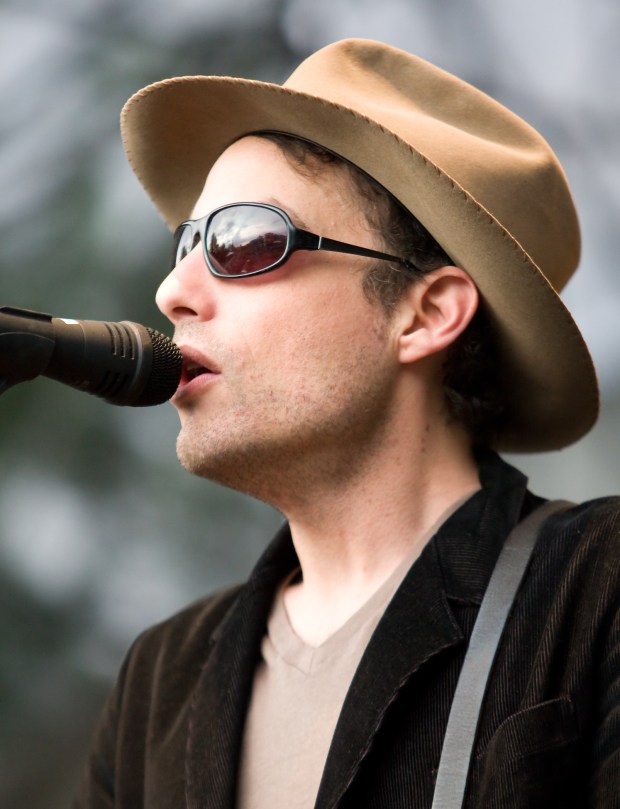 Douglas Kilpatrick Special to TMC Jakob Dylan performs with the Wallflowers at the Riverplace stage at Musikfest on Saturday night. / Bethlehem: Saturday August 1, 2009 (Douglas Kilpatrick/Special to TMC) MusikFestIssak_Wallflowers ORG XMIT: NGM_0KNRMZZR