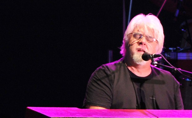 70s soft rocker Michael McDonald, of supergroup Dukes of September performs at the Sands Steel Stage in South Bethlehem during Musikfest on Wednesday evening. / APRIL BARTHOLOMEW / THE MORNING CALL ///080812 ///// mc-musikfest-review-dukes-of-september /// Dukes of September, a supergroup of Steely Dan singer Donald Fagen, 1970s soft rocker Michael McDonald and Õ70s blues rocker Boz Scaggs.