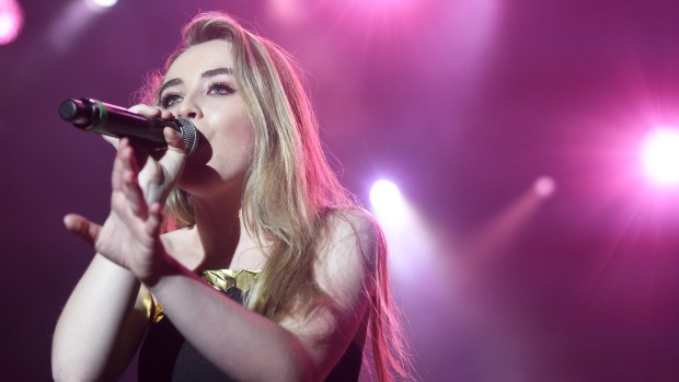 Sabrina Carpenter performs on the Sands Steel Stage at Musikfest in Bethlehem Friday night./// Editor's Note: NEWS - JOSEPH RESSLER / THE MORNING CALL - Shot 08/12/16