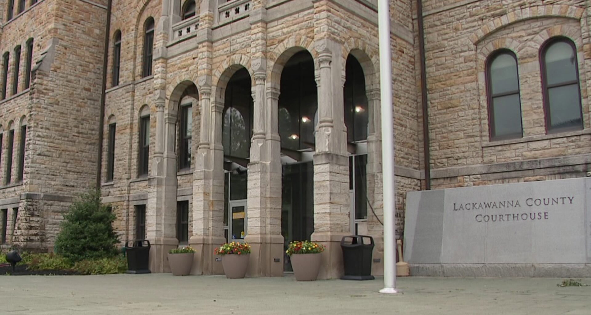'Execution' or 'terrible tragedy?' Jury hears opening statements in first-degree murder case