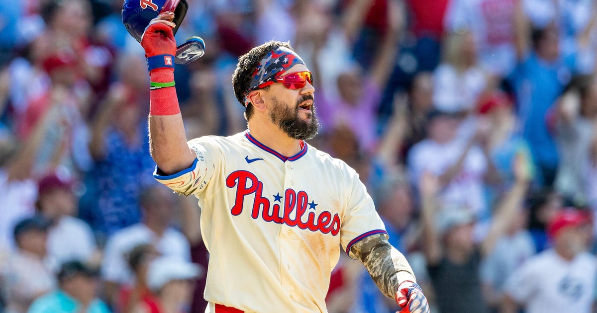 Kyle Schwarber's walk-off homer lifts Phillies to 9th straight win in comeback over Cardinals