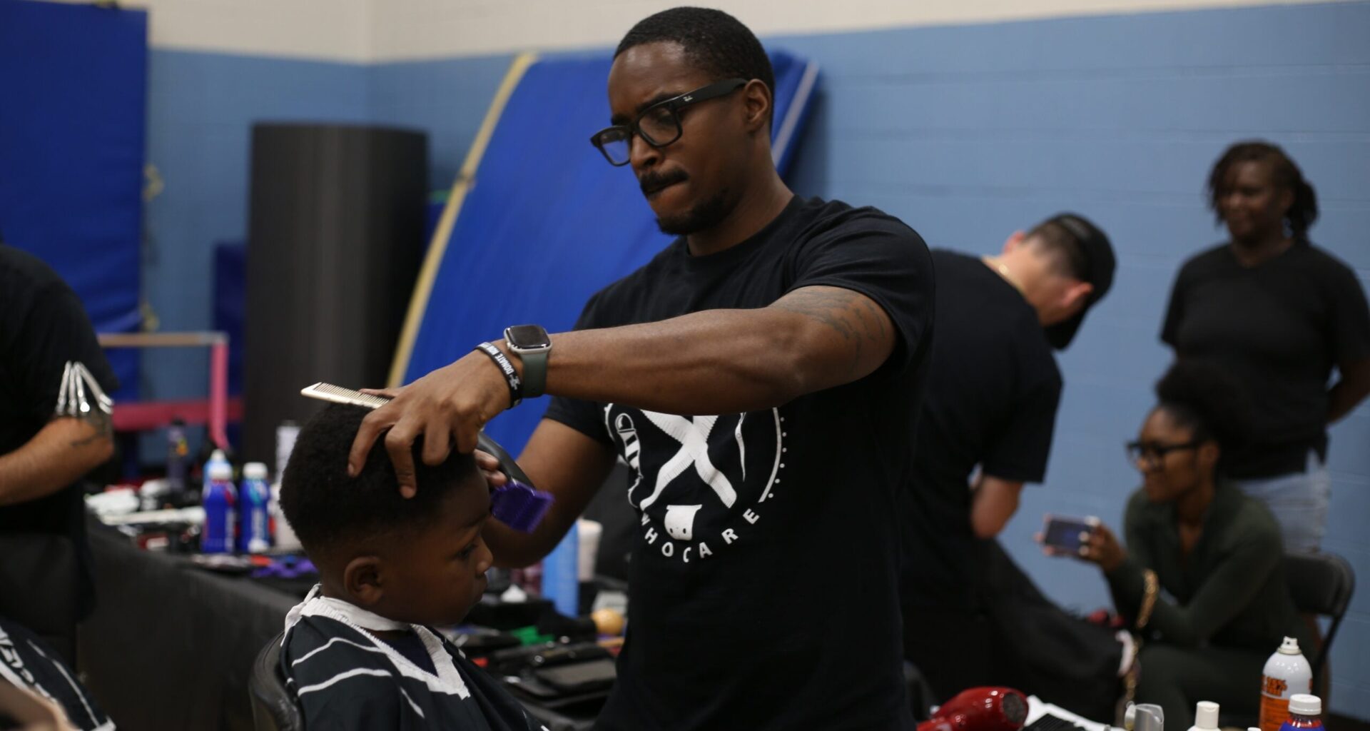 Philadelphia kids provided haircuts before first day of school