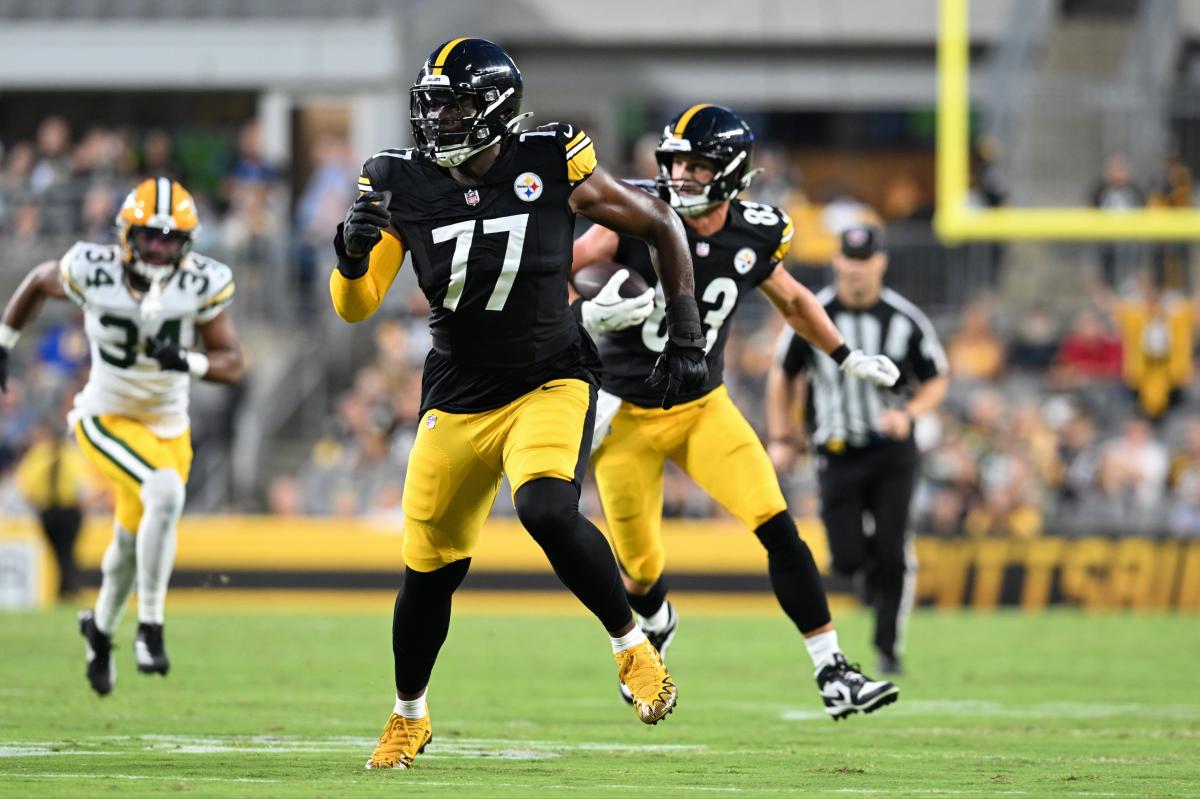 Cowboys acquire Broderick Jones to beef up offensive line