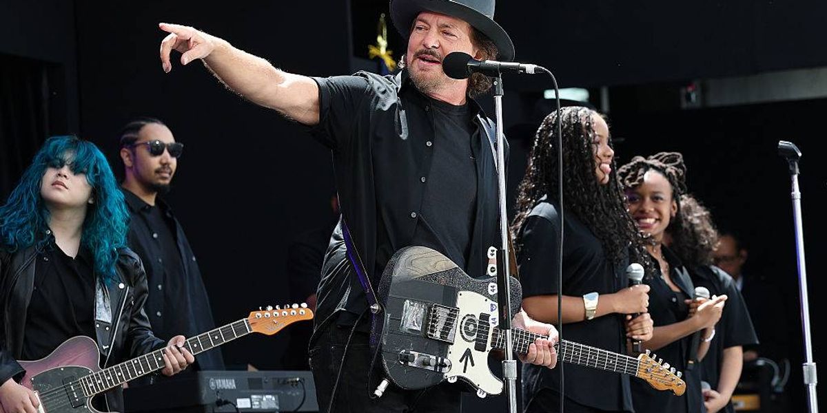 Eddie Vedder, Pittsburgh institutes team up to battle rare diseases