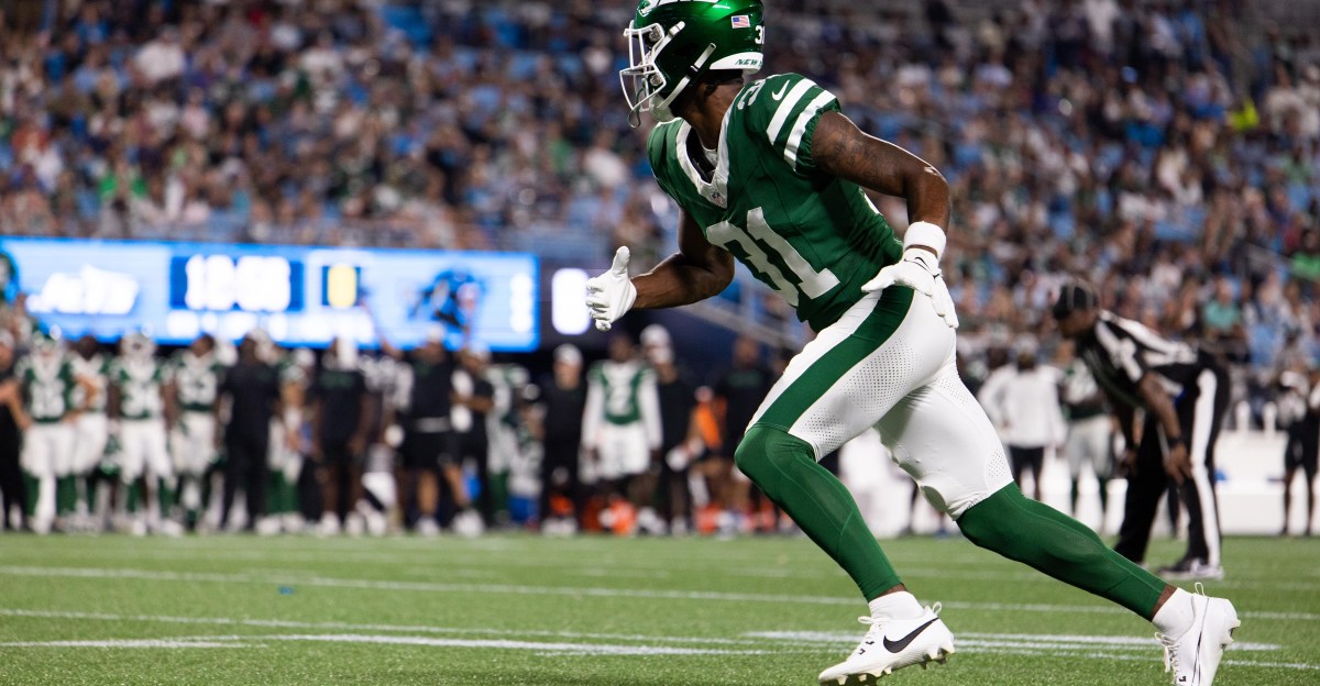 Steelers sign former teammate of Aaron Rodgers