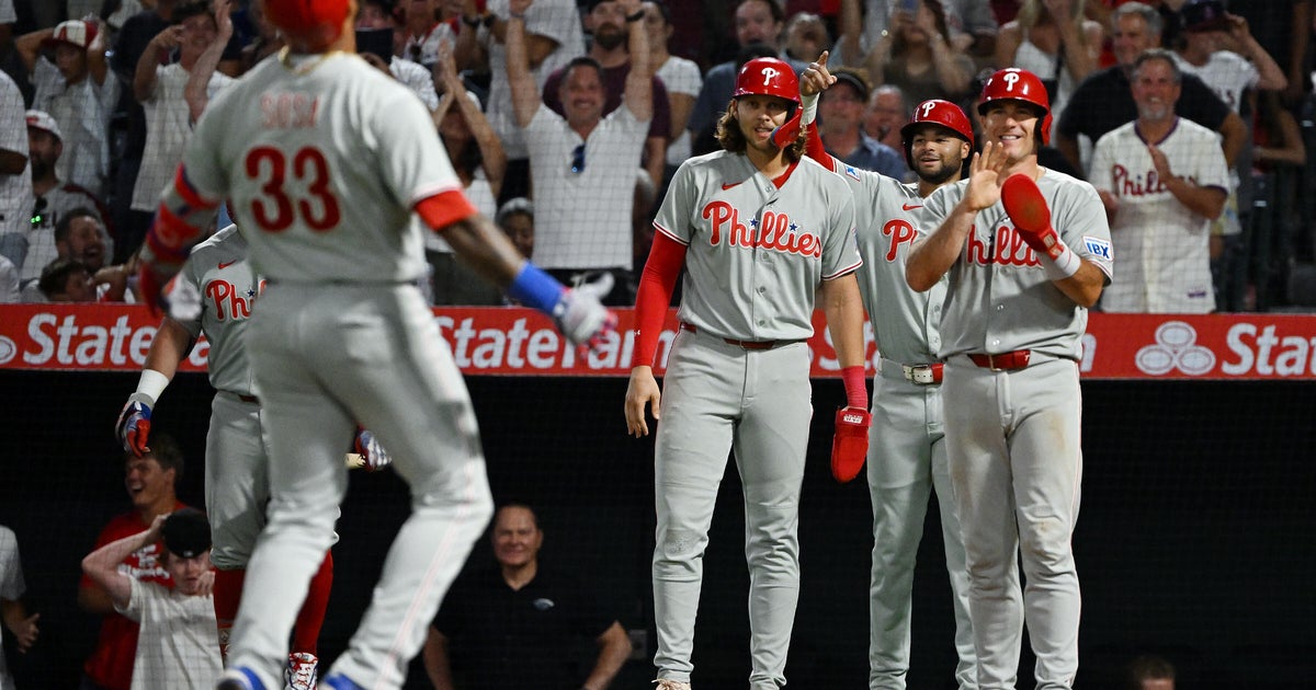 Edmundo Sosa's pinch-hit grand slam in 9th propels Philadelphia Phillies to wild win over Angels