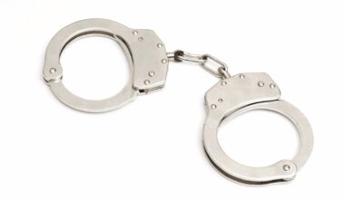 Police: Scranton man threatens to kill others with knife stolen from dollar store