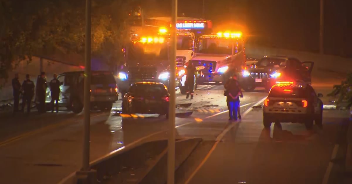 1 hurt when 3 vehicles crash in Pittsburgh’s West End – WPXI
