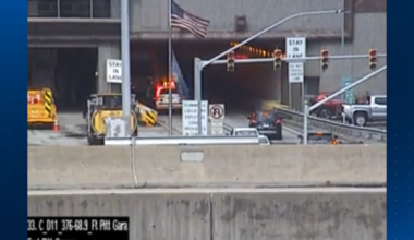 Crash briefly closes inbound Fort Pitt Tunnel