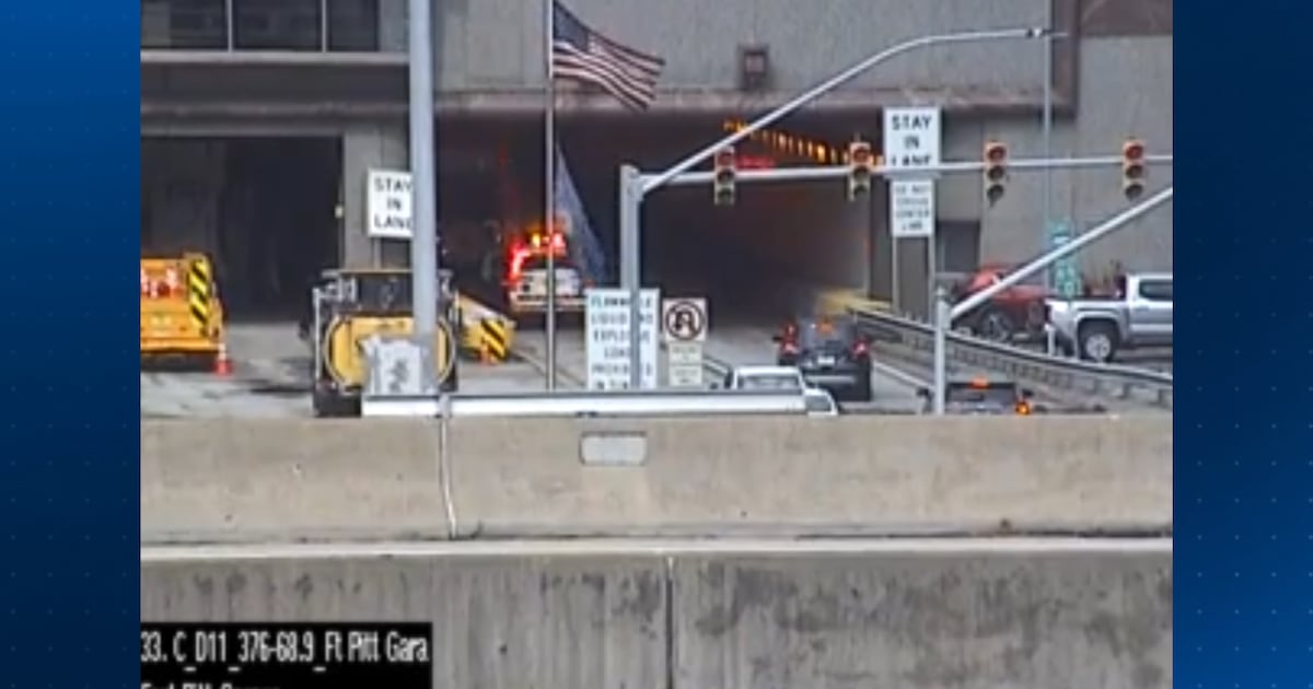 Crash briefly closes inbound Fort Pitt Tunnel