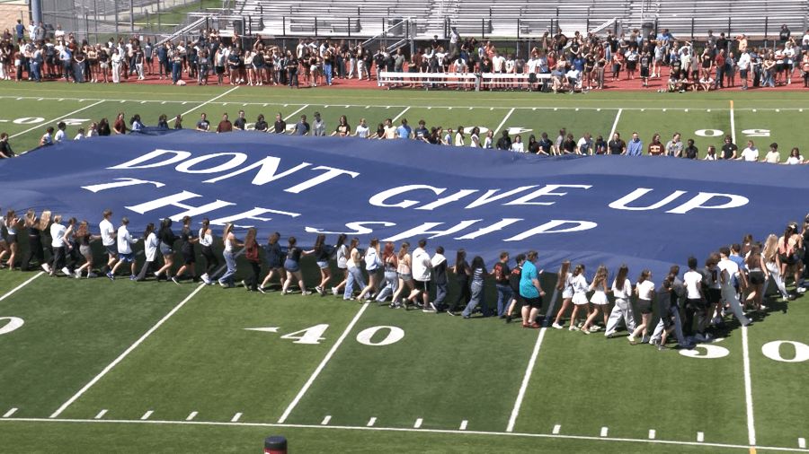 Harbor Creek High students display massive ‘Don’t give up the ship’ banner
