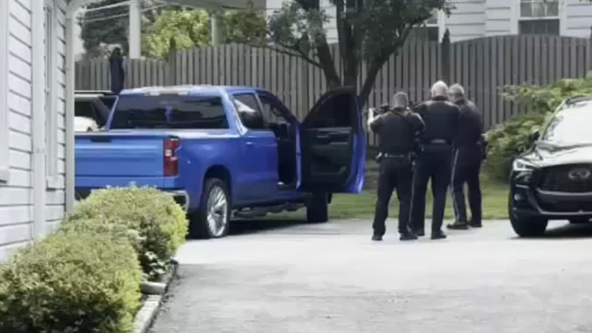 Lower Merion police arrest 2 suspects, search for third after attempted home break‑in