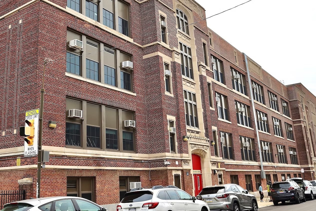 Kensington High asbestos closure: Philly teachers claim poor oversight