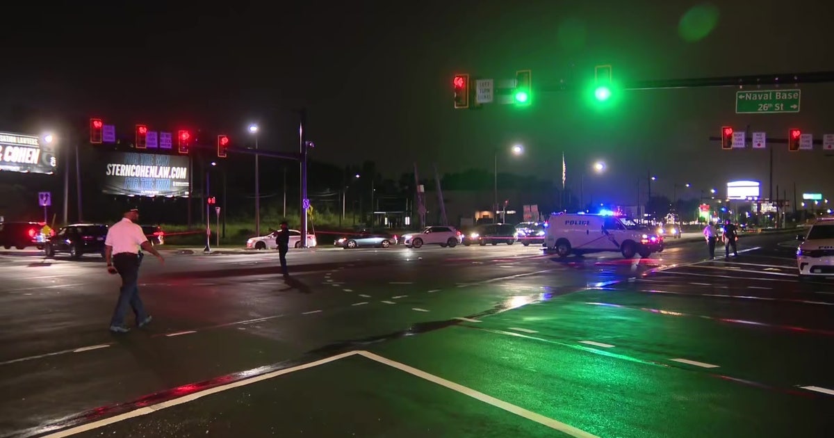 Pedestrian struck and killed by tow truck overnight in Philadelphia: police