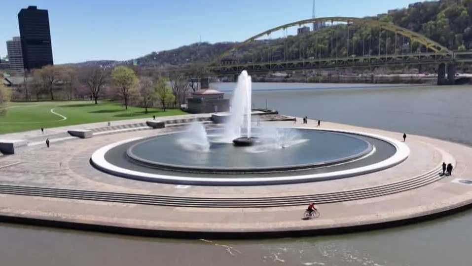 Point State Park fountain temporarily out of service for algal bloom cleaning