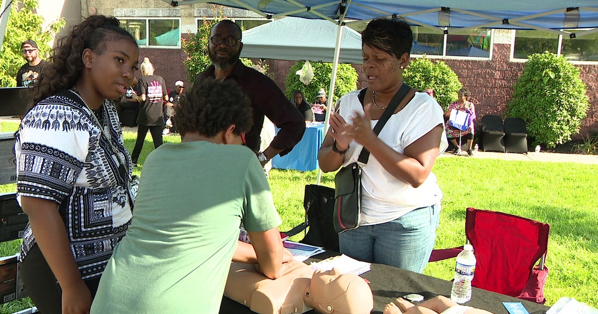 Families, police connect at public safety awareness event in North Philadelphia