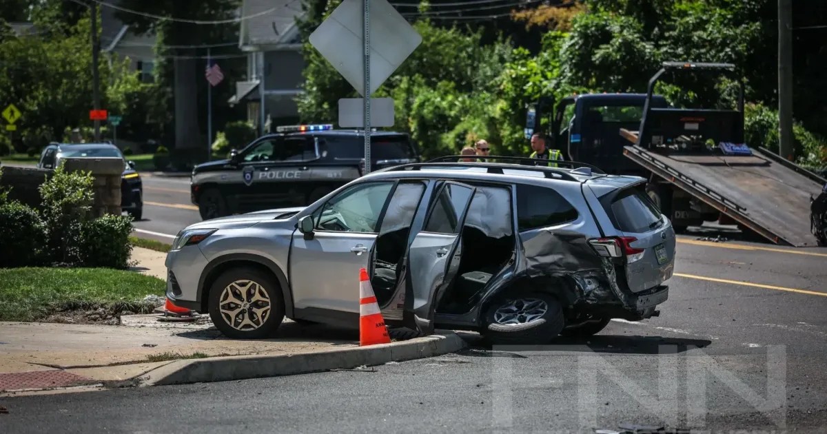 Two-car accident closes Bethlehem Pike, just as a new traffic light was being installed – Wiss Now