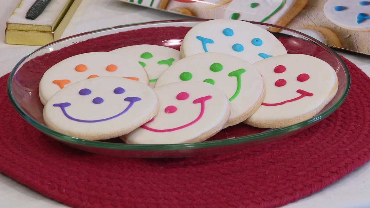 Eat'n Park to give free smiley cookies in honor of Dolly Parton Thursday, Aug. 27