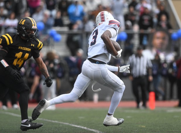 Liberty's Zyaire Davis runs the ball down the field Saturday, Oct. 25, 2025, against Freedom at Bethlehem Area School District Stadium. (Amy Shortell/The Morning Call)