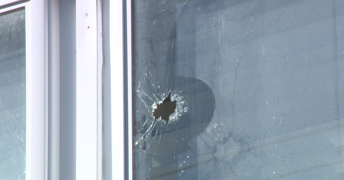 Neighbors hear commotion, gunshots before 2 men are shot in North Philadelphia