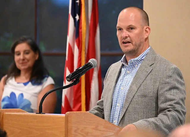 <p>Tom Wysokinski Jr. spoke on behalf of the family business, All Service Rite Inc., who was chosen the 2026 Outstanding Business of the Year Award at the Greater Pittston Chamber of Commerce’s 106th Annual Dinner Meeting at Fox Hill Country Club. In the background is Michelle Mikitish, chamber president.</p>
<p>Tony Callaio | For Sunday Dispatch</p>